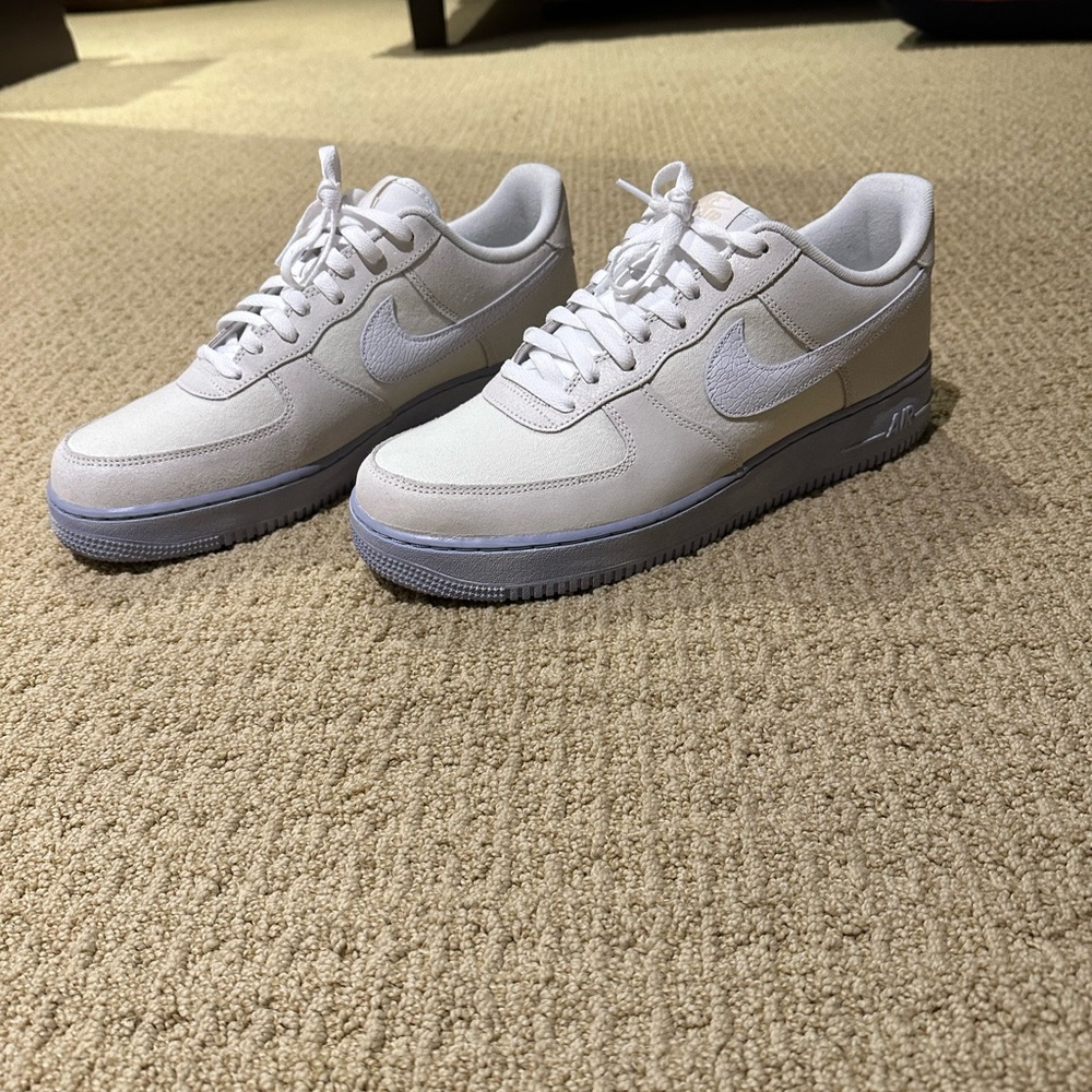Nike Air Force 1 ‘07 LV8 EMB SUMMIT WHITE